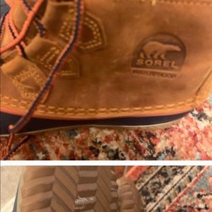 Sorel Out and About Boots Size 7- Like NEW